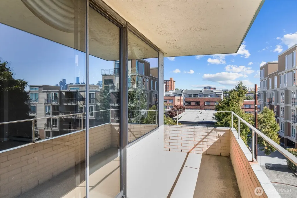 521 5th Avenue Seattle WA 98119