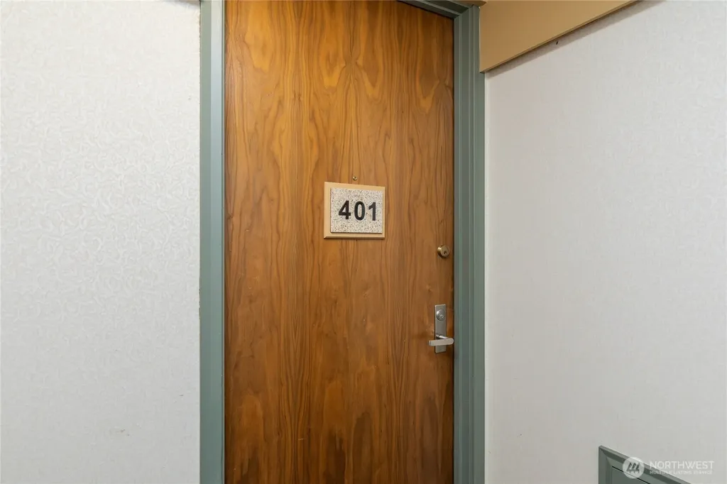 521 5th Avenue Seattle WA 98119