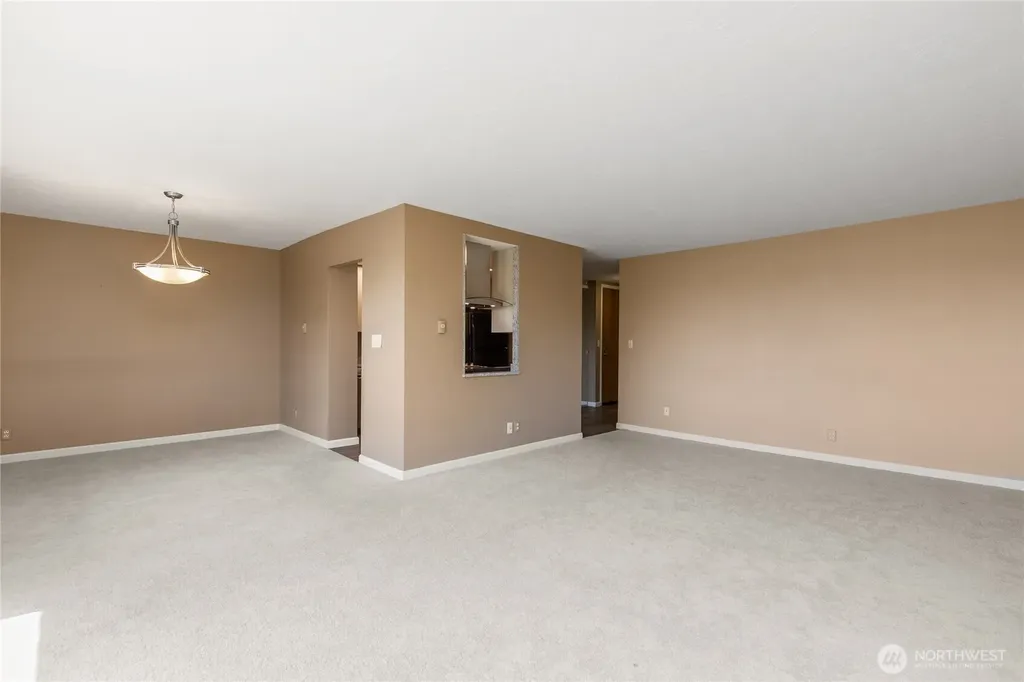 521 5th Avenue Seattle WA 98119