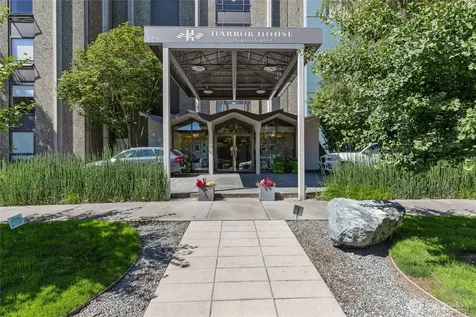 521 5th Avenue Seattle WA 98119