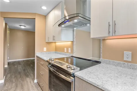 521 5th Avenue Seattle WA 98119