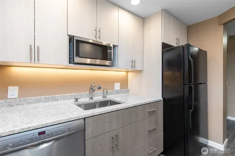 521 5th Avenue Seattle WA 98119