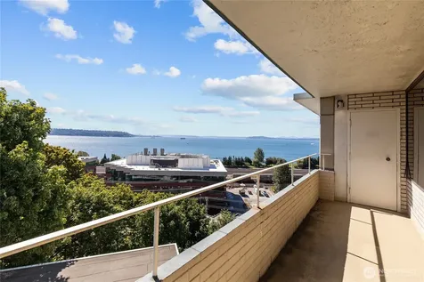 521 5th Avenue Seattle WA 98119