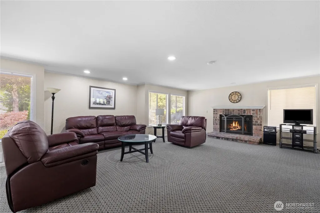 21303 52nd Avenue W Mountlake Terrace WA 98043