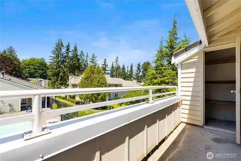 21303 52nd Avenue W Mountlake Terrace WA 98043