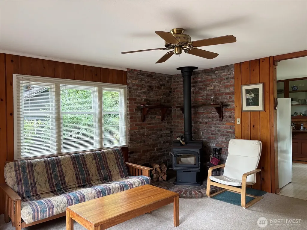 478 South Shore Road Quinault WA 98575