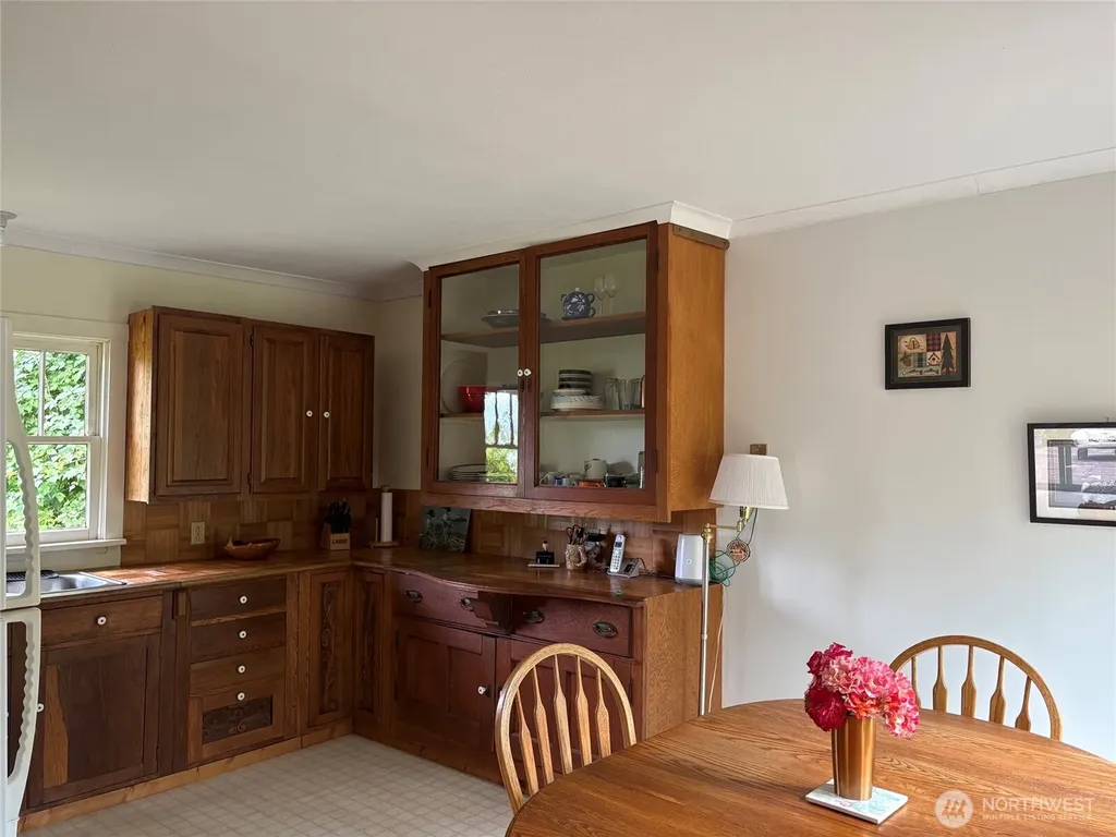 478 South Shore Road Quinault WA 98575