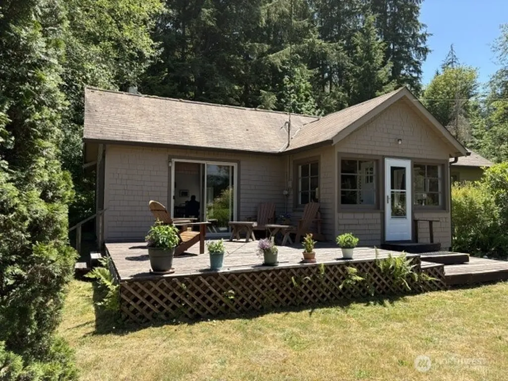 478 South Shore Road Quinault WA 98575