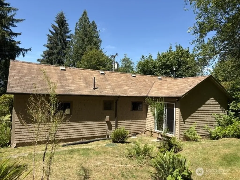 478 South Shore Road Quinault WA 98575