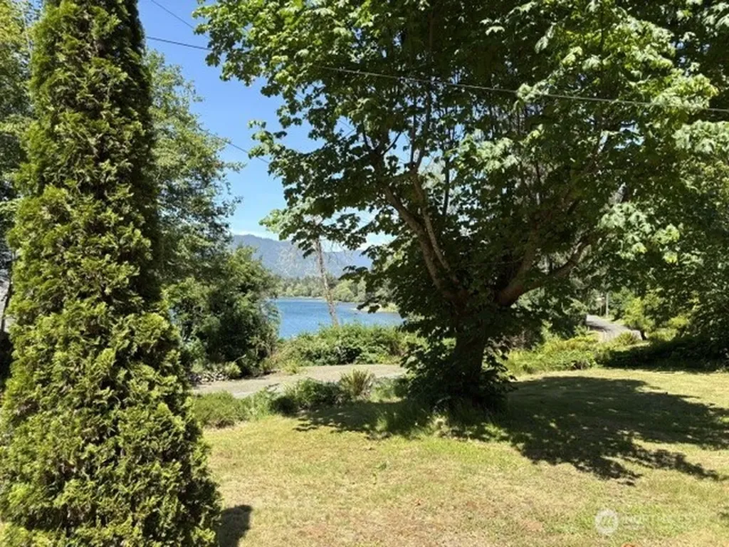 478 South Shore Road Quinault WA 98575