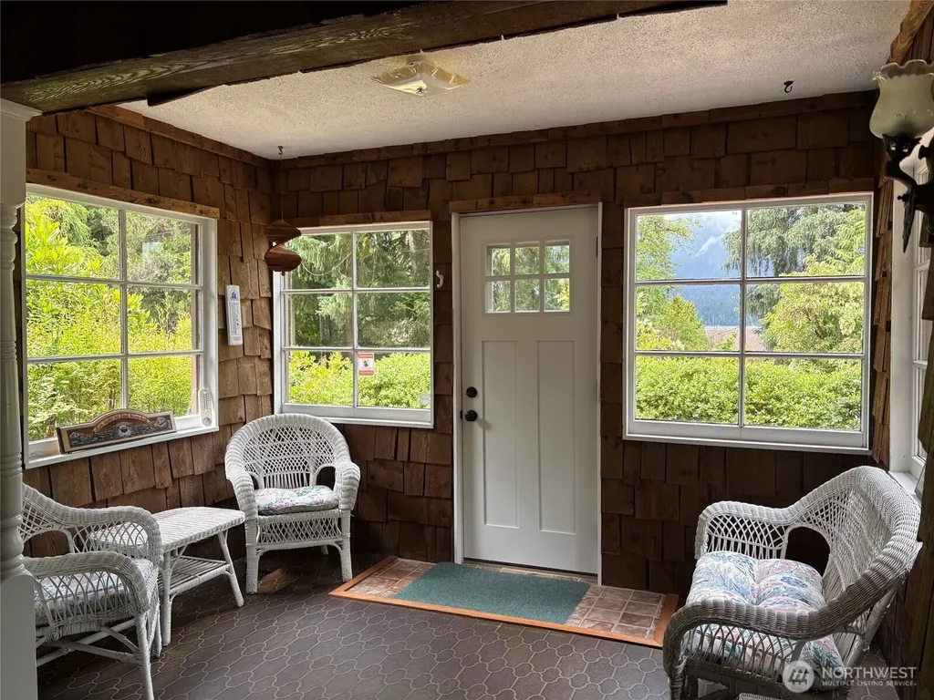 478 South Shore Road Quinault WA 98575