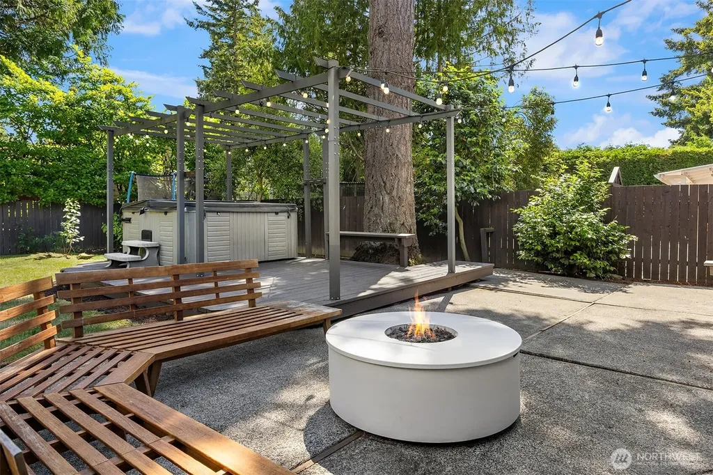 303 NW 117th Street Seattle WA 98177