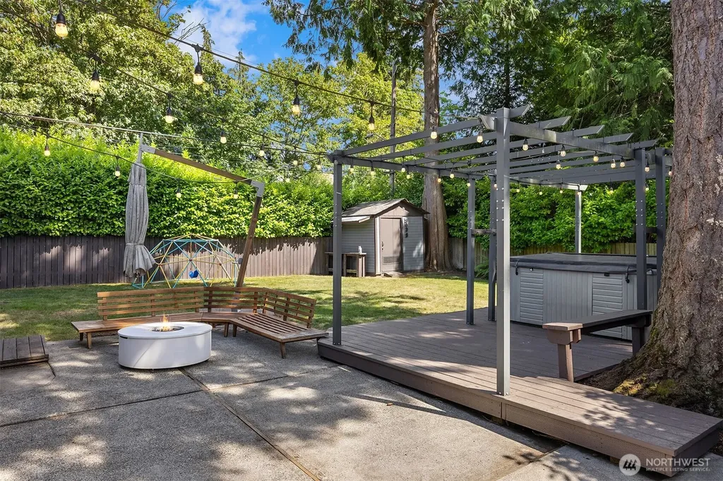 303 NW 117th Street Seattle WA 98177