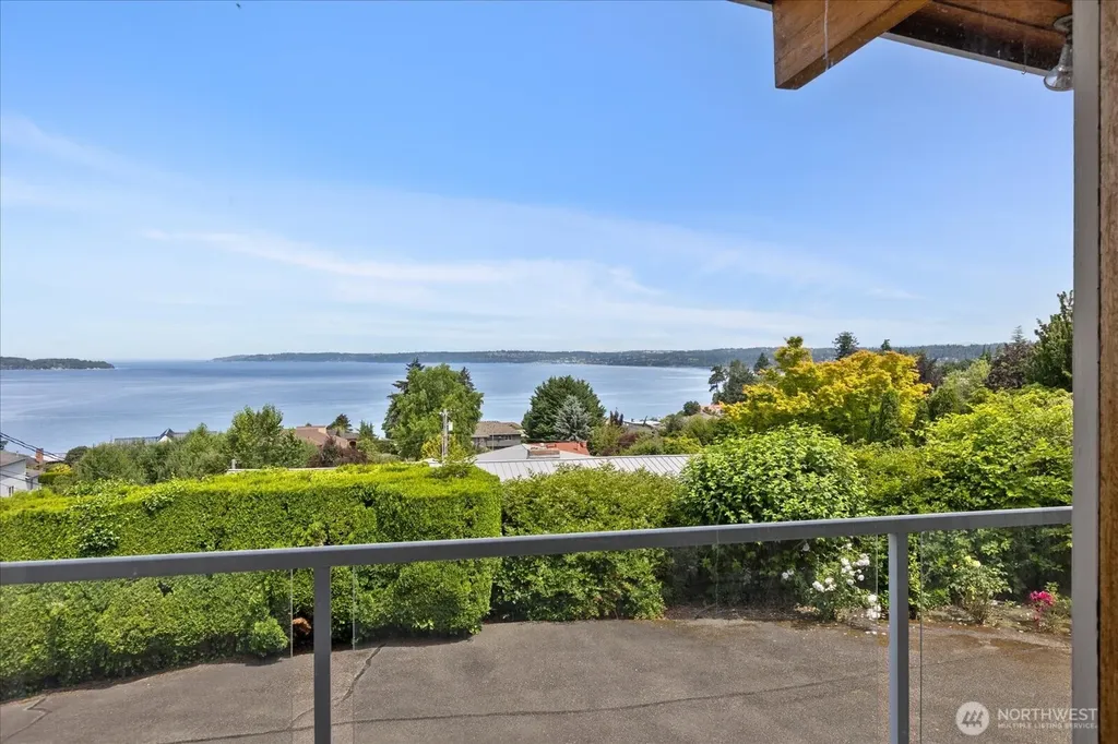 29852 Marine View Drive SW Federal Way WA 98023