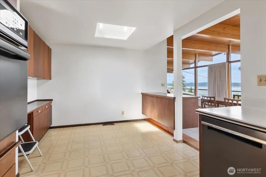 29852 Marine View Drive SW Federal Way WA 98023