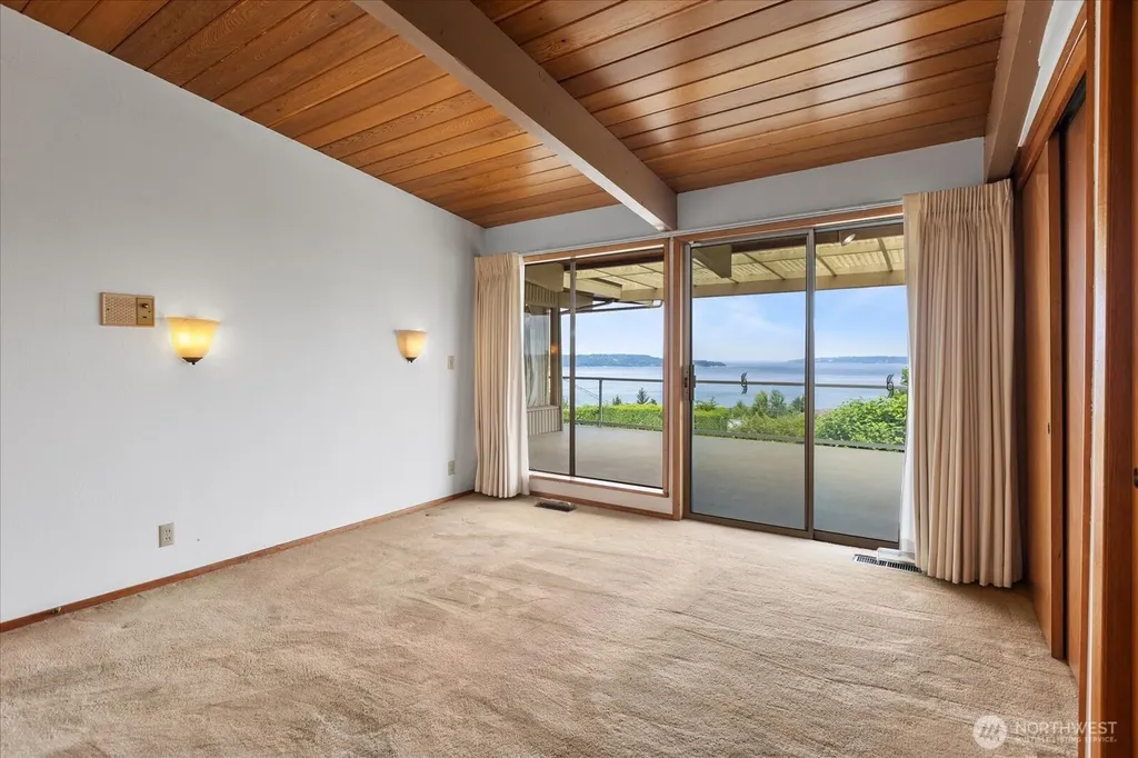 29852 Marine View Drive SW Federal Way WA 98023