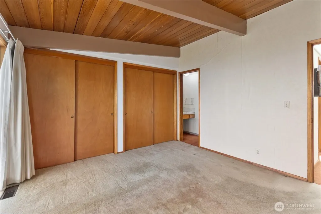 29852 Marine View Drive SW Federal Way WA 98023