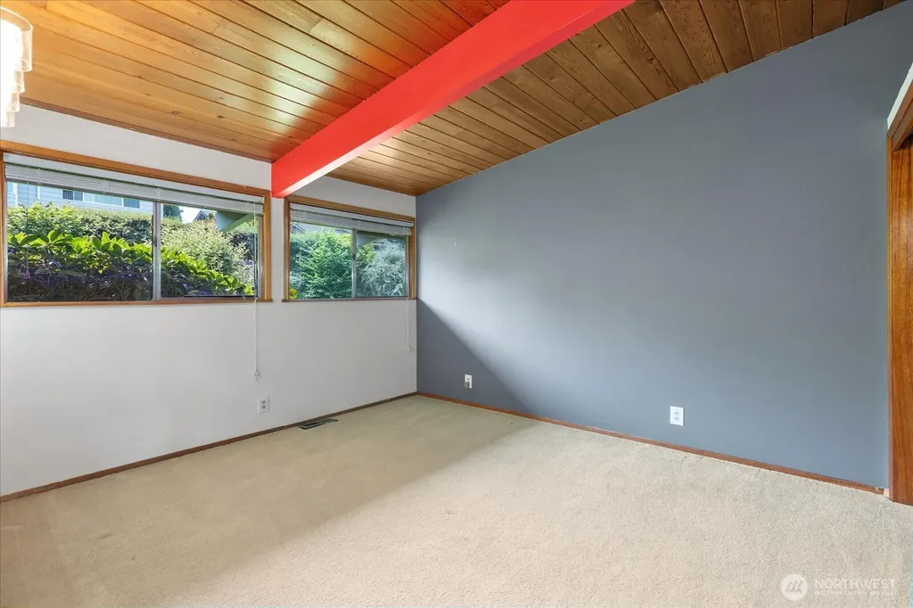 29852 Marine View Drive SW Federal Way WA 98023