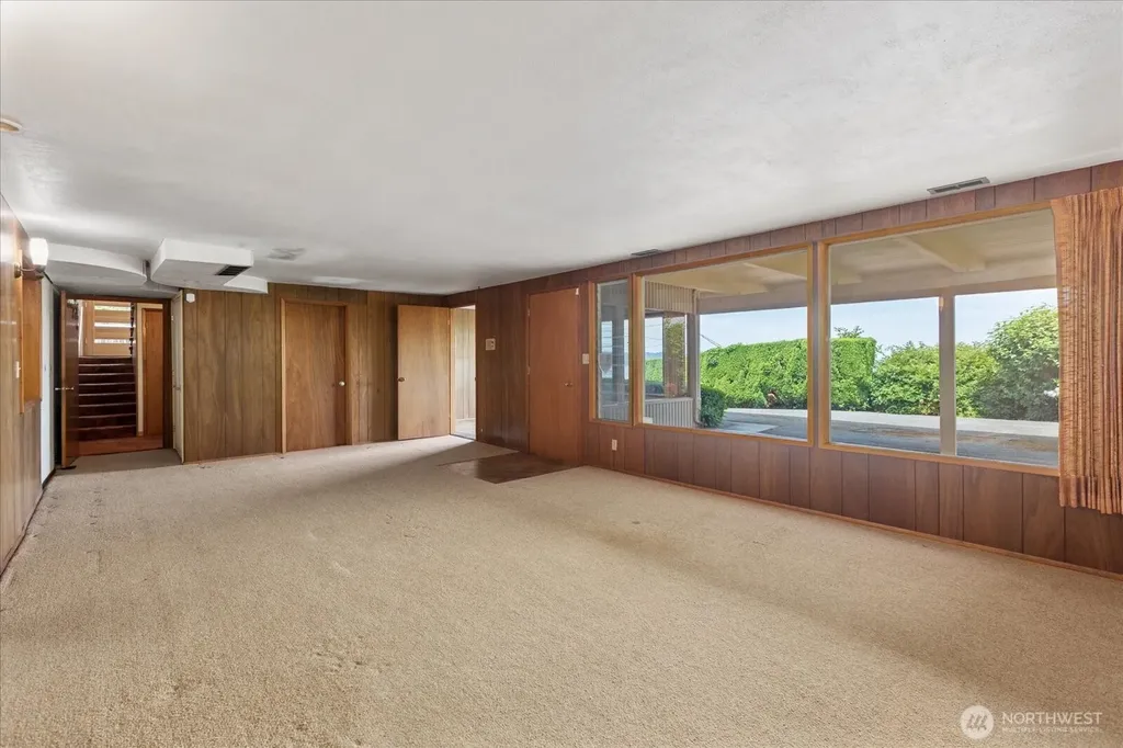 29852 Marine View Drive SW Federal Way WA 98023