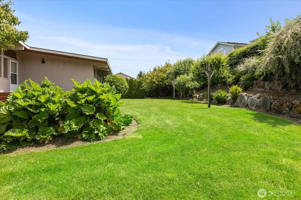 29852 Marine View Drive SW Federal Way WA 98023