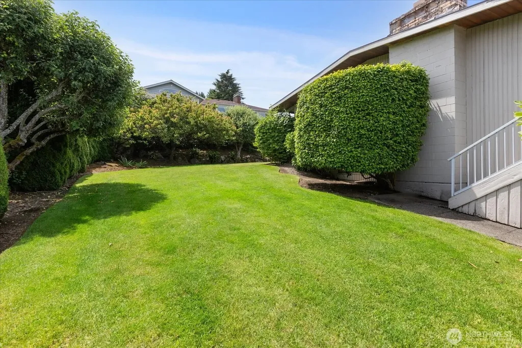 29852 Marine View Drive SW Federal Way WA 98023