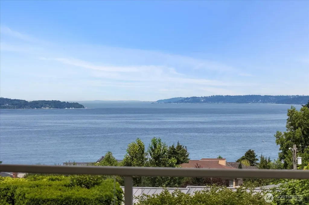 29852 Marine View Drive SW Federal Way WA 98023
