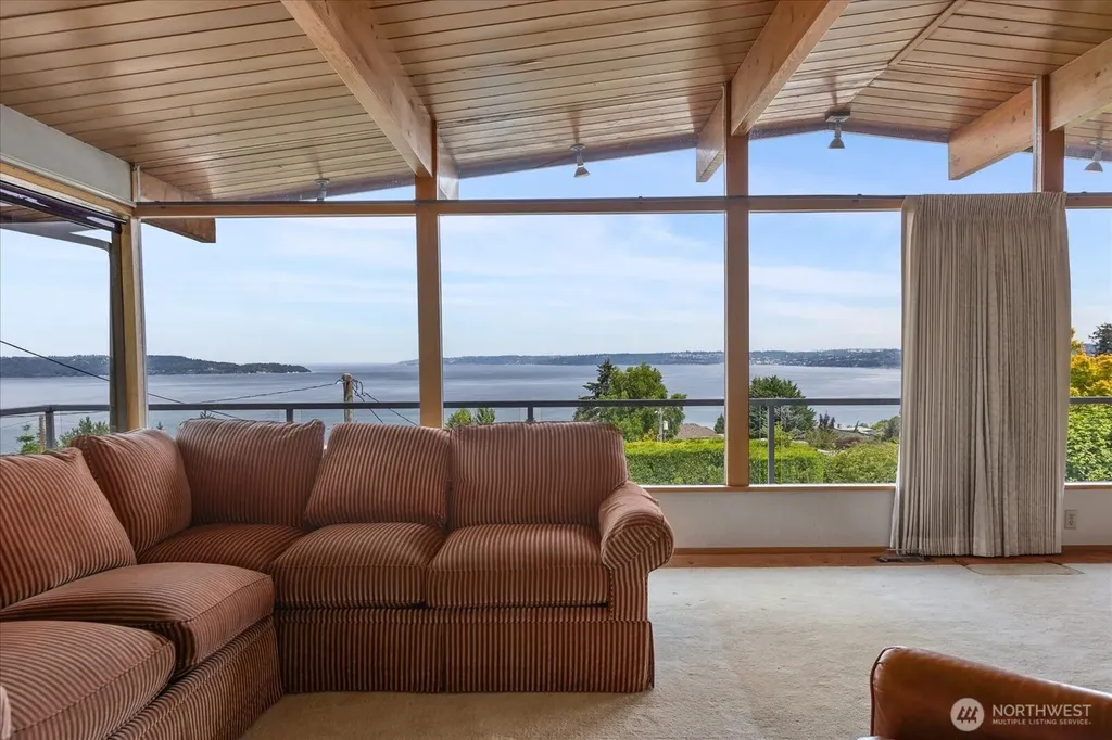 29852 Marine View Drive SW Federal Way WA 98023