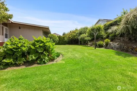29852 Marine View Drive SW Federal Way WA 98023