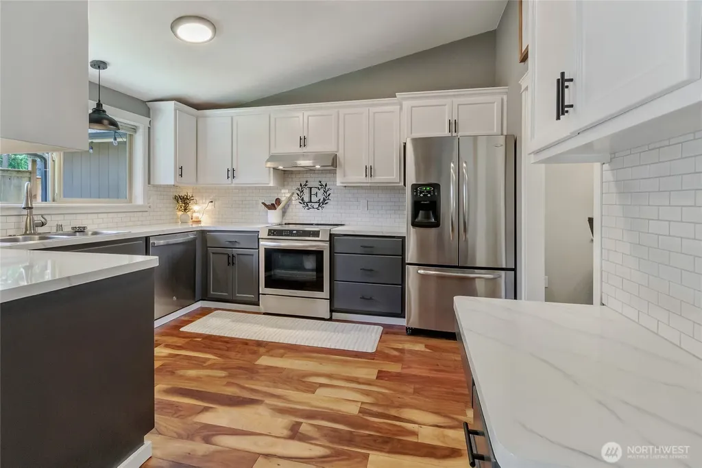 6102 189th Loop SW Rochester WA 98579