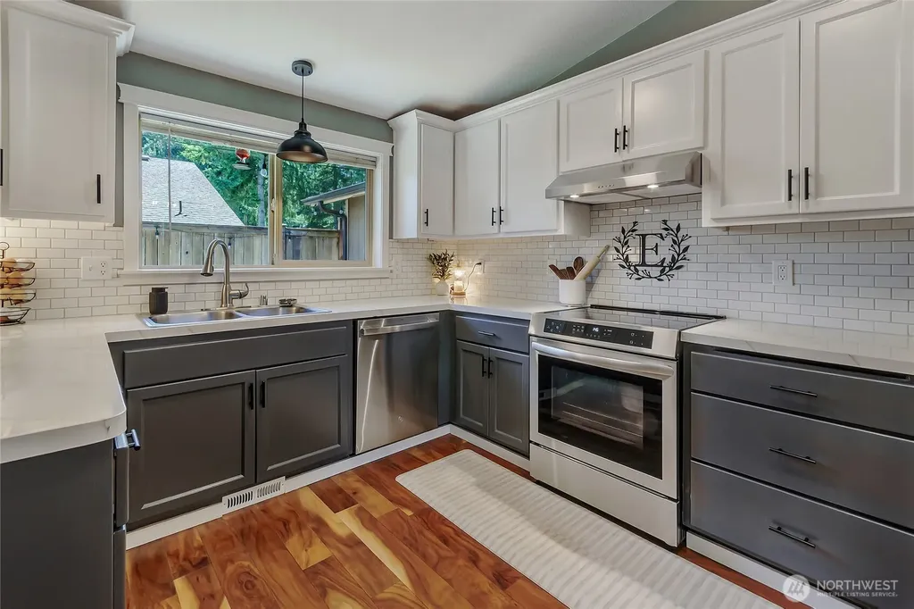6102 189th Loop SW Rochester WA 98579
