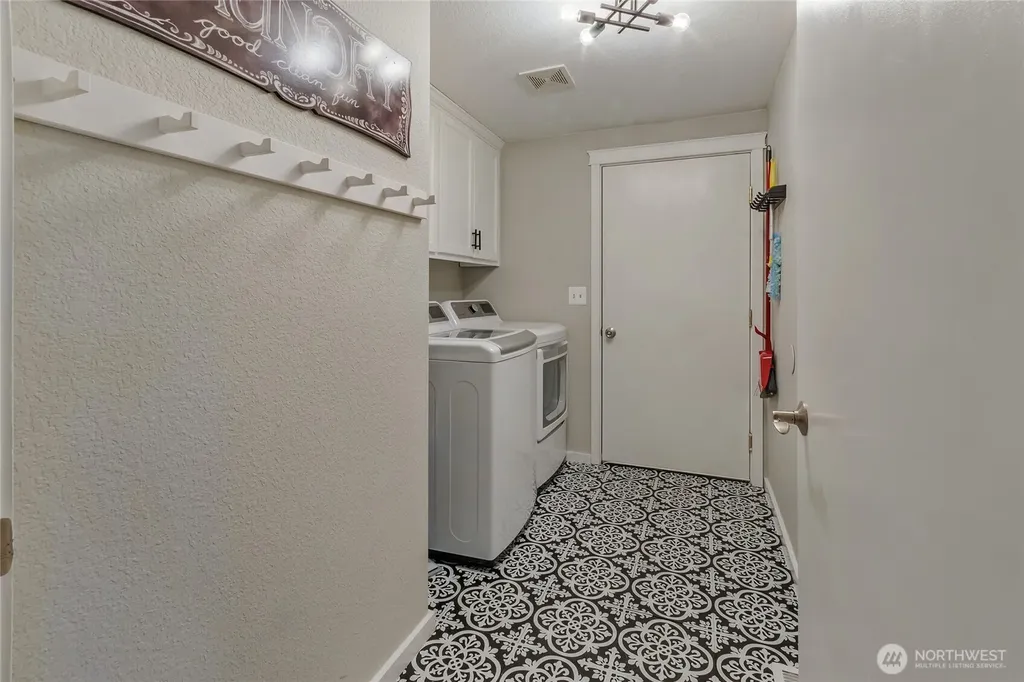 6102 189th Loop SW Rochester WA 98579