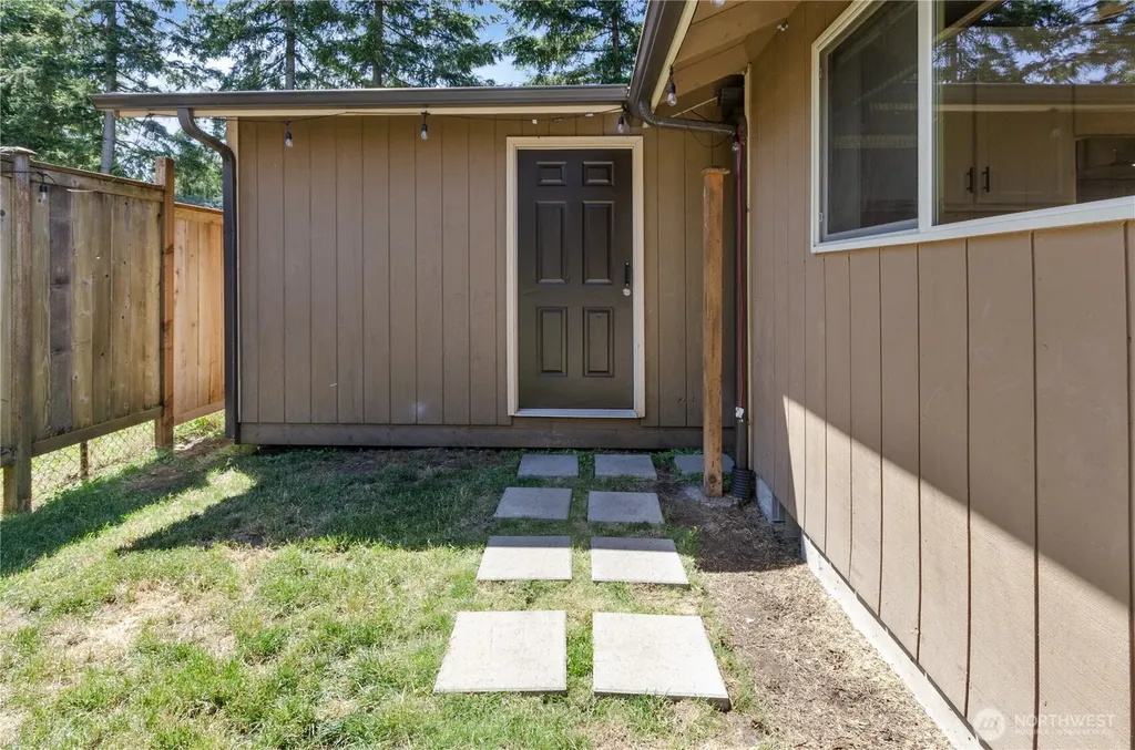 6102 189th Loop SW Rochester WA 98579