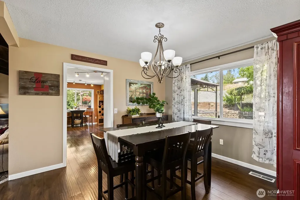 27 Jones Road Kelso WA 98626