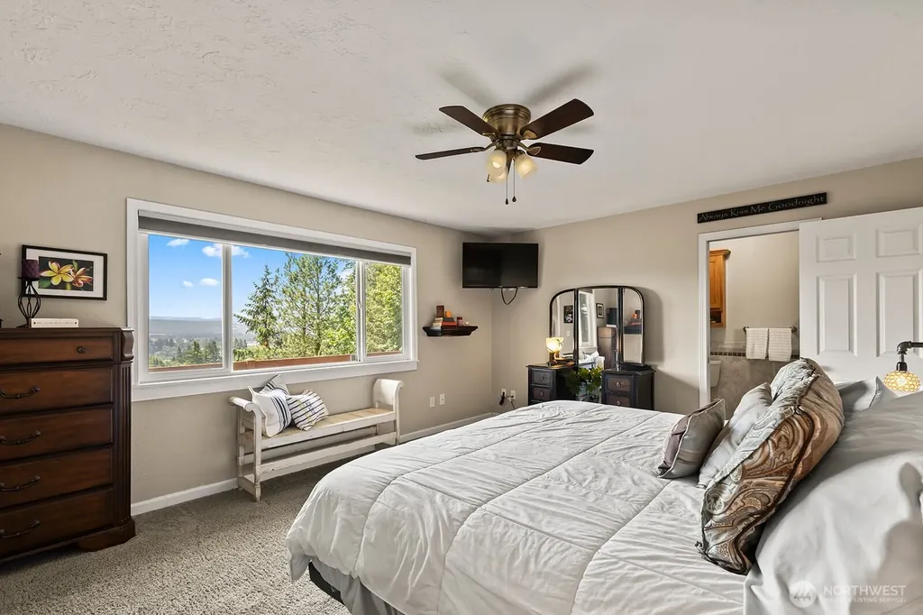 27 Jones Road Kelso WA 98626