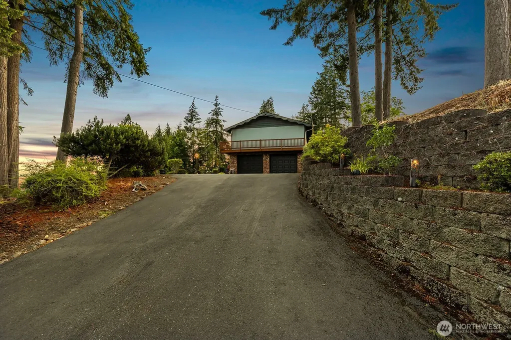 27 Jones Road Kelso WA 98626