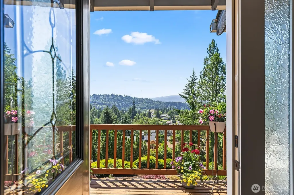 27 Jones Road Kelso WA 98626