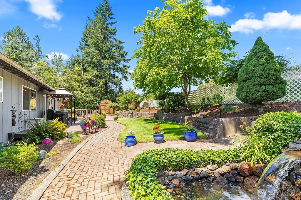 27 Jones Road Kelso WA 98626