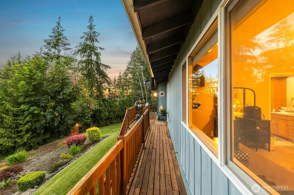 27 Jones Road Kelso WA 98626