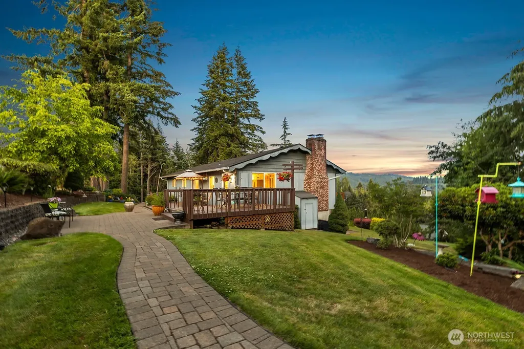 27 Jones Road Kelso WA 98626