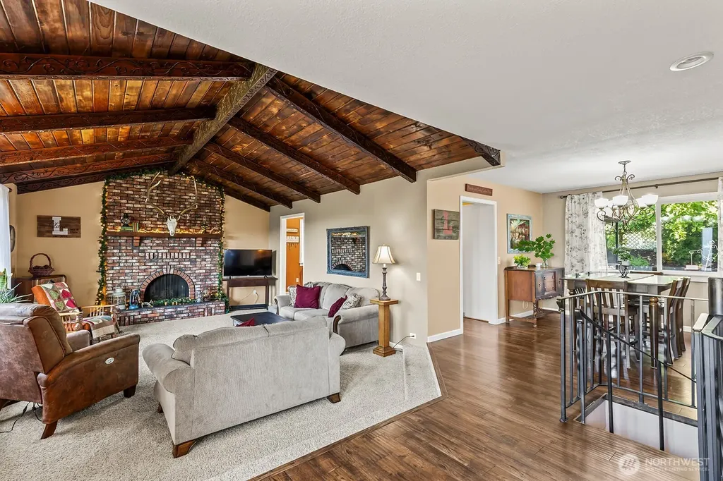 27 Jones Road Kelso WA 98626