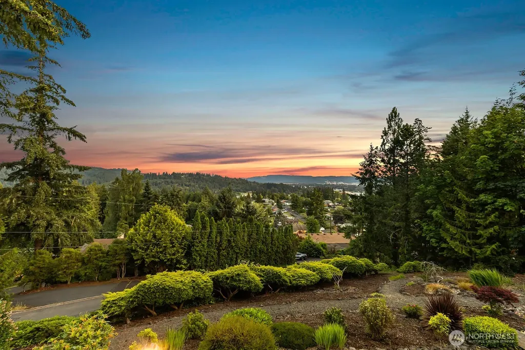 27 Jones Road Kelso WA 98626