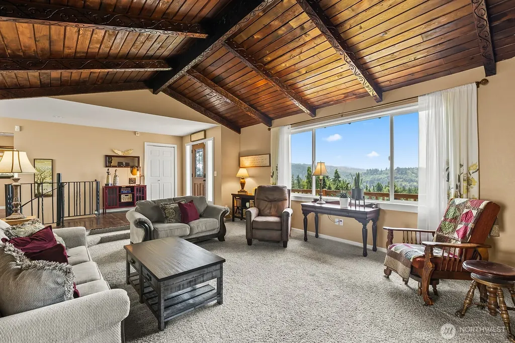27 Jones Road Kelso WA 98626