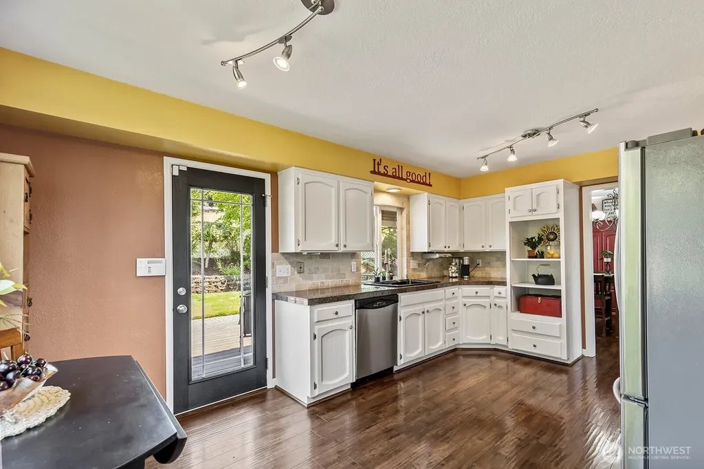 27 Jones Road Kelso WA 98626