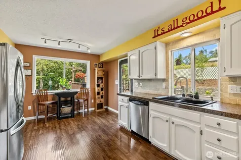 27 Jones Road Kelso WA 98626