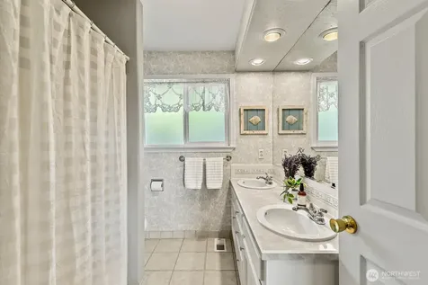 27 Jones Road Kelso WA 98626