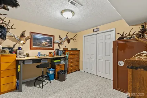 27 Jones Road Kelso WA 98626