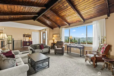 27 Jones Road Kelso WA 98626