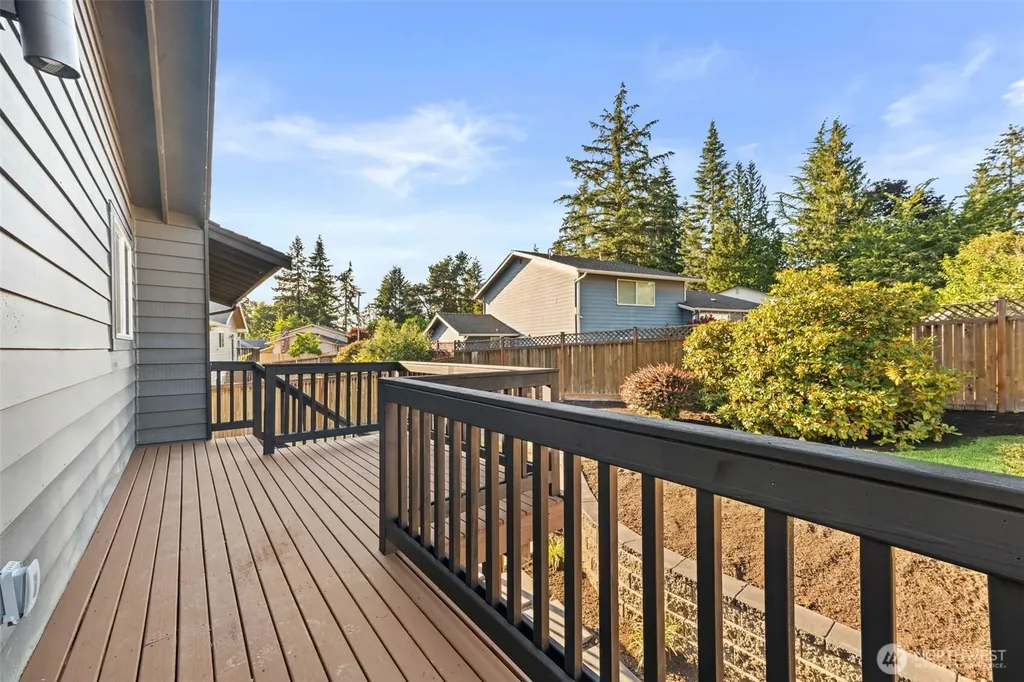 10518 158th Avenue NE Redmond WA 98052