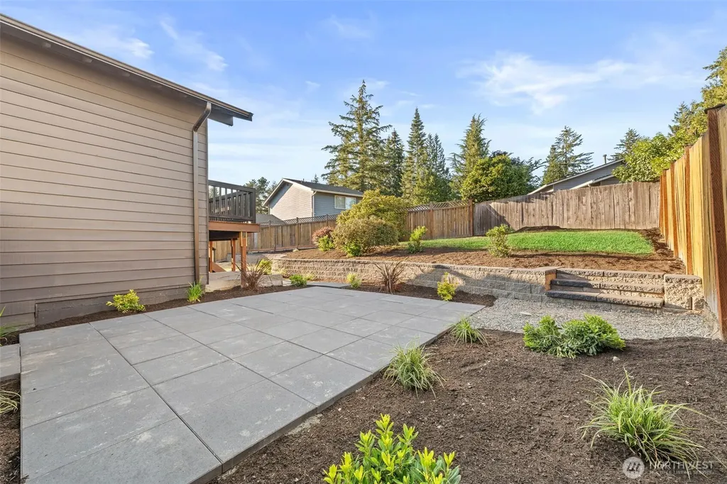 10518 158th Avenue NE Redmond WA 98052