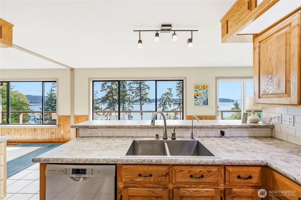 209 Old Oak Bay Road Port Hadlock WA 98368
